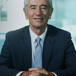 Dennis W Potts