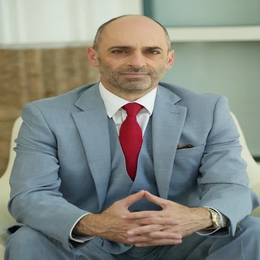 Cyrus Tabibnia